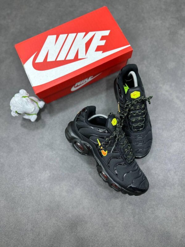 Nike Tn Black and Yellow