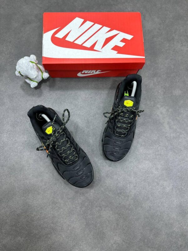 Nike Tn Black and Yellow - Image 2